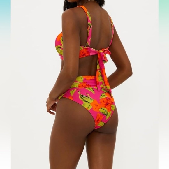 BEACH RIOT BIKINI SET!! - Picture 3 of 16